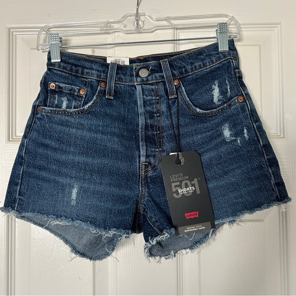 NWT Levi’s 501 button fly shorts size 25
